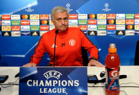 Exclusive J. Mourinho press conference: anger, lessons, confusion, and journalist embrace (VIDEO)