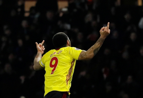 T. Deeney faces disqualification for indecent gesture towards "Chelsea" fans (VIDEO, PHOTO)