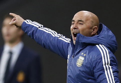 J. Sampaoli: "The Spaniards Crushed Us"