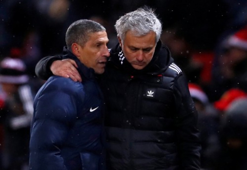 C. Hughton: Mourinho fantastically manages pressure