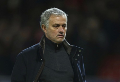 J. Mourinho: fans listen to idiots