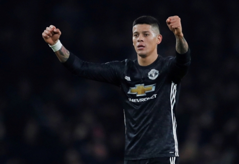 "Man Utd" extended contract with defender M. Rojo