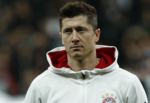 R. Lewandowski reconciled personal contract details with "Real"