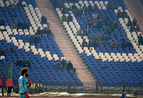 In Germany, a fan who tried to satisfy himself was removed from the match (VIDEO)