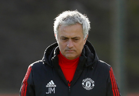 "Man Utd" is preparing to strengthen the safe line: J. Mourinho aims at six players.