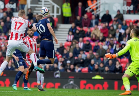 H. Kane's triumph: winning goal taken from C. Eriksen against Stoke (VIDEO)