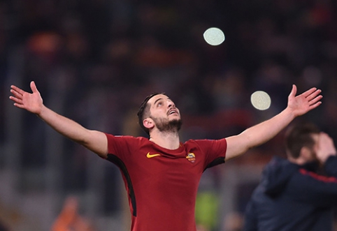 K.Manolas lifts his hands up: L.Messi impossible to stop