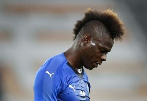 M. Balotelli disappointed by mocking poster at Italian match