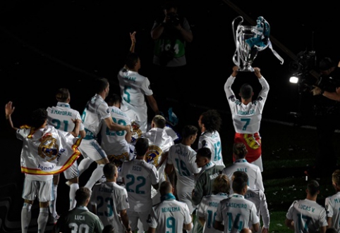 "Real" title celebrated with impressive crowd of fans and calls to keep C. Ronaldo (VIDEO, PHOTOS)