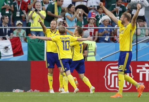 Swedes crush Mexico, but both advance to the next stage (VIDEO)