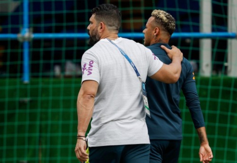 Neymar was forced to leave the training camp in Brazil