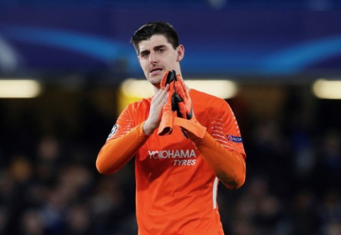 Negotiations between "Chelsea" and "Real" for T. Courtois