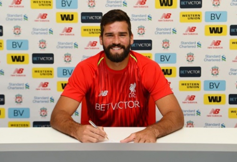 Official: "Liverpool" buys Alisson for a record sum