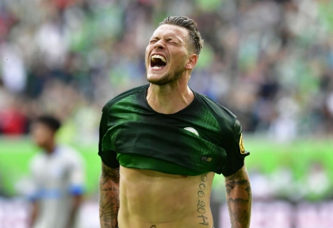 "Wolfsburg" snatched a dramatic victory against "Schalke", "Bayer" started the season with a defeat.