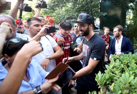 G. Higuain arrived in Milan, L. Bonucci - in Turin (VIDEO)