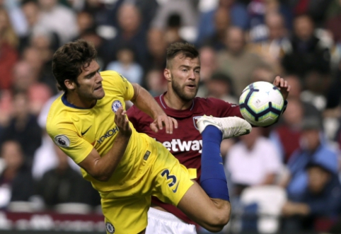 "West Ham" ends "Chelsea's" victorious streak