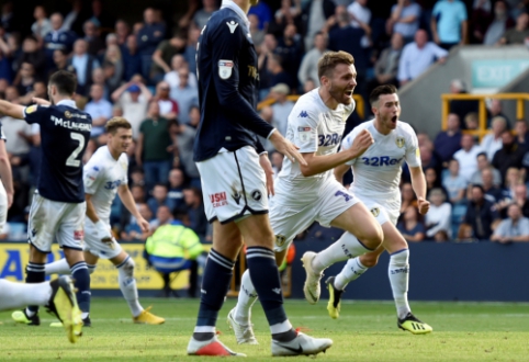 "Championship": "Leeds" lost points but remains in first position