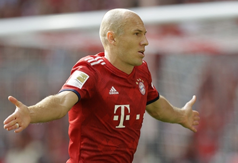 A. Robben: I don't feel the burden of years