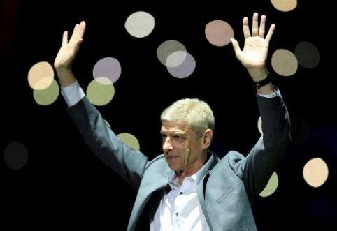 A. Wenger became interested in the opportunity to become the coach of "Bayern"