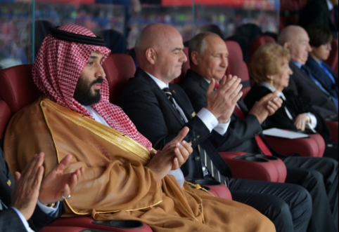 "The Glazer family seriously considers selling the "Man Utd" club to a Saudi Arabian prince"