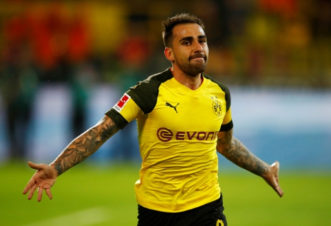 Official: "Borussia" acquires rights to P. Alcacer