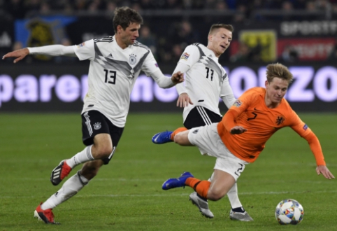 "Barcelona" loses the battle for the signing of F. de Jong