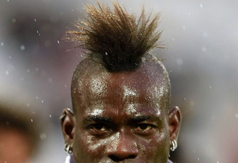 M.Balotelli paid attention to racists