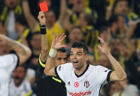 Pepe ended cooperation with "Besiktas" due to financial problems