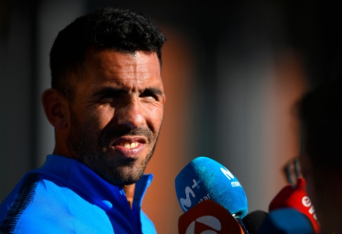 C. Tevez: "It's shameful that we have to play the final in a foreign country"