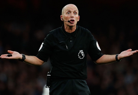 11-meter penalty fanatic M.Dean continues to referee "Liverpool"