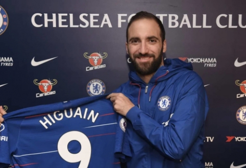 G. Higuain officially joined "Chelsea"