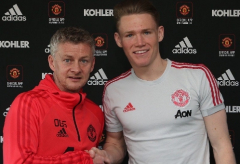 S. McTominay signed a new contract with Manchester United.