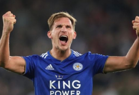 M. Albrighton signed a new contract with "Leicester City"