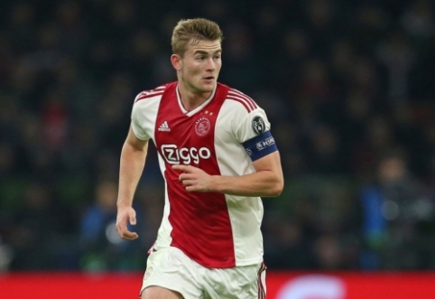 R. Koeman: "De Ligt will become the best center-back in the future"