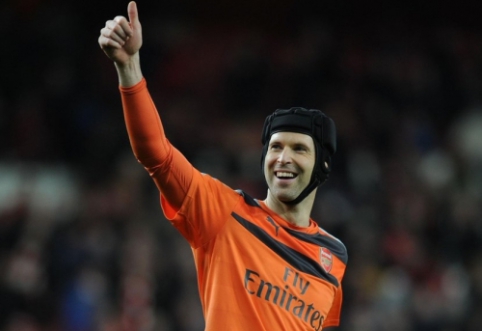 "Premier League legend P. Cech will say goodbye to football after the season"