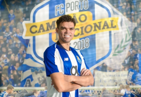 Official: Pepe returns to play for "Porto"