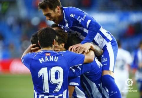 "Alaves" doesn't release "Real" team, "Huesca" earned their first victory at home