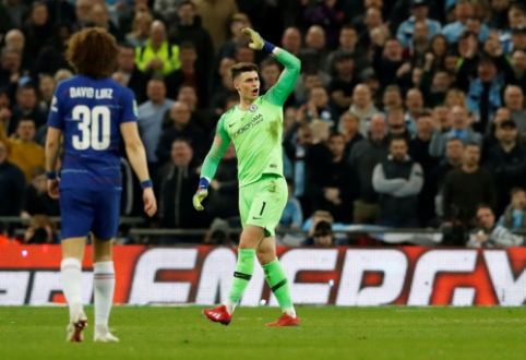 Sarri and Kepa's drama marked the end of the English league cup final with a victory for "Man City"