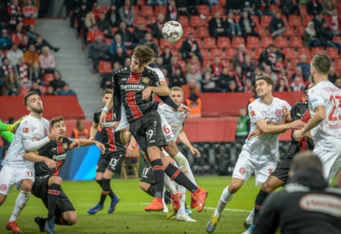 "Bayer" secured victory, "Eintracht" and "Gladbach" shared a point.