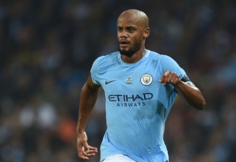 V. Kompany should extend his contract with "Man City"