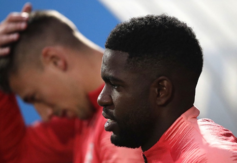 "Barcelona" is ready to listen to offers for S. Umtiti