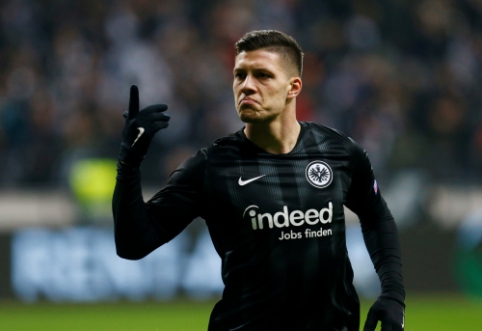 "Bayern" makes an offer for L. Jovic