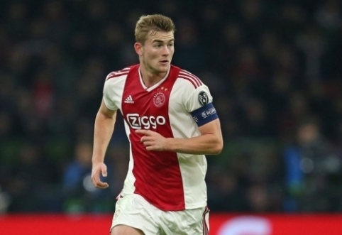 "Barcelona" made the first offer for M. de Ligt.