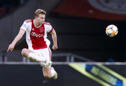 "Juventus will seek to negotiate with M. de Ligt during the Champions League quarterfinals"