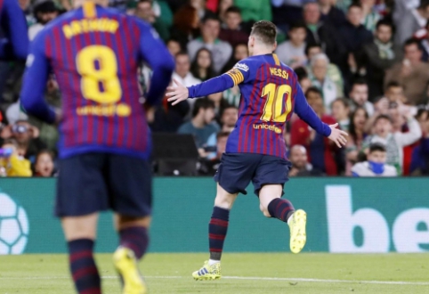 "Barcelona" visit in Seville marked by impressive L. Messi hat-trick.