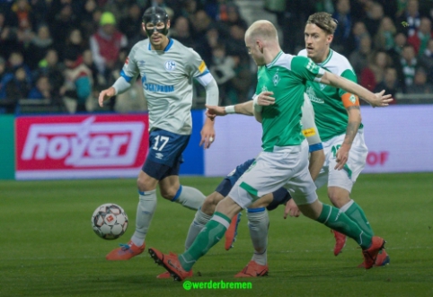 "Werder" crushed "Schalke" in a six-goal drama.