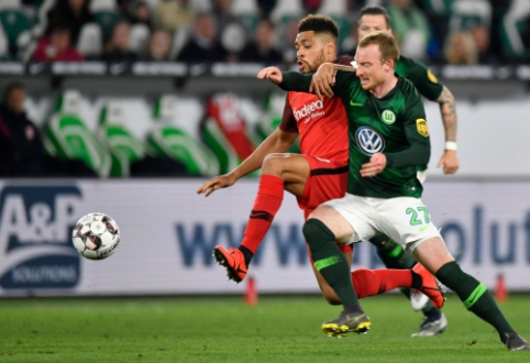 "Wolfsburg" narrowly escaped defeat against "Eintracht"