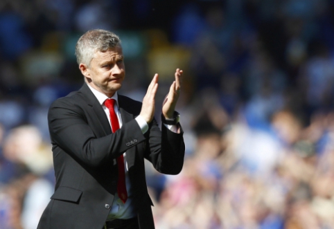 O. G. Solskjaer apologized to "Manchester United" fans