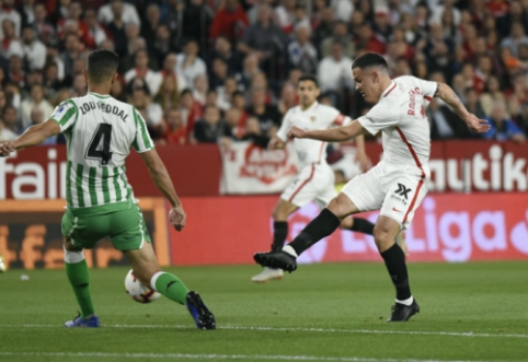 Emotions run high in the Seville derby - "Sevilla" victorious, "Barca" unable to beat "Huesca"