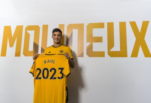 Officially: "Wolves" signed R. Jimenez for £30 million